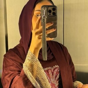 Alternative view of Maroon scarf